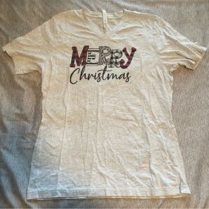 Merry Christmas Gray V-Neck T-Shirt Size XL‎